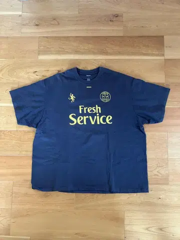 Fresh Service 네이비 T셔츠