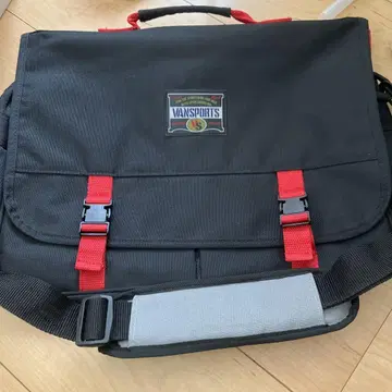 헤이세이 레트로 VANSPORTS 메신저 백 블랙/빨간색
