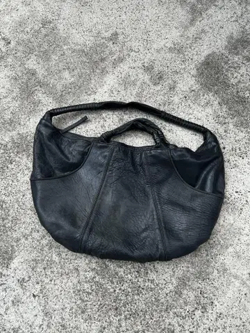 츠모리치사토 가죽 숄더백
