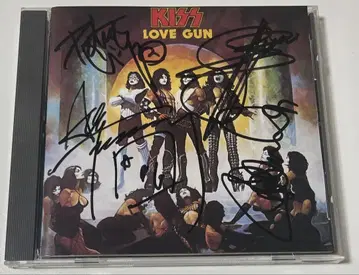 KISS LOVE GUN 사인 포함