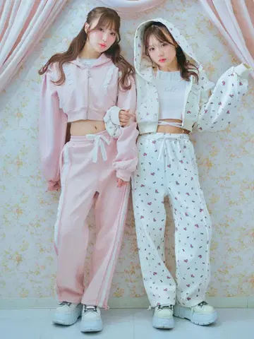 미로와르 꽃무늬 후드티