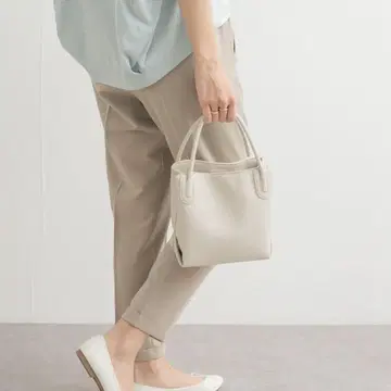 어반 리서치 도어스 2WAY 핸들 백 아이보리