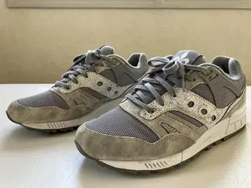 새상품급 Saucony 써코니 GRID SD US9 27cm