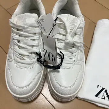 ZARA 통굽 스니커즈 미사용 새상품 37 택 포함