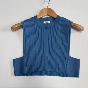 컨디션 최상 HYKE WIDE RIBBED CROPPED VEST 베스트