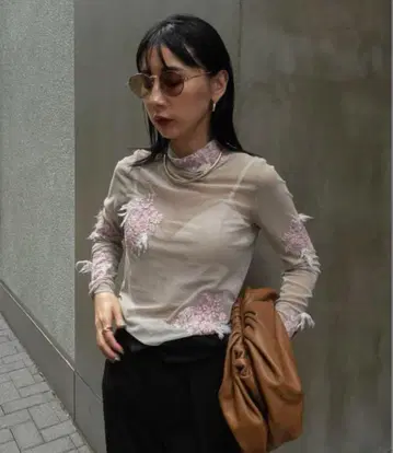 AMERI UND FUR EMBROIDERY SKIN TOP