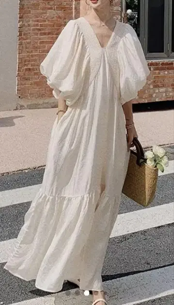 아이보리 벌룬 슬리브 롱 원피스