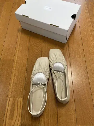 AGAWD/아가우드 크로스 스트랩 플랫슈즈 24.5cm