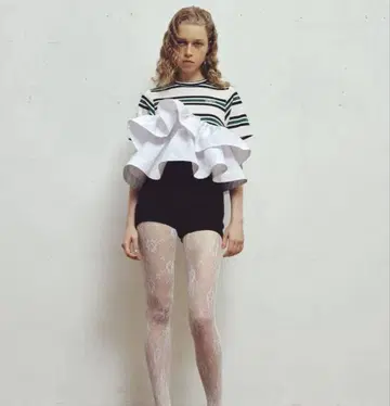 Bibiy. 페플럼 보더 tee
