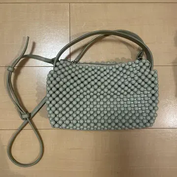 ZARA 비즈 장식 크로스 바디백