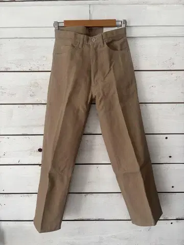 KURODENIM 베이지 스트레이트 컷 치노 팬츠