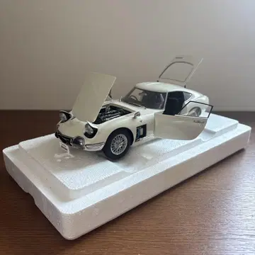 오토 아트 도요타 2000GT 화이트 1/18 미니카