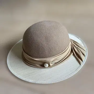 베이지 울 스트로우 햇