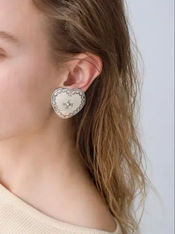 론 허먼 HARPO 실버 13G 하트 귀찌