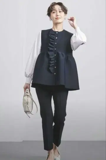 UNITED ARROWS 네이비 프릴 베스트