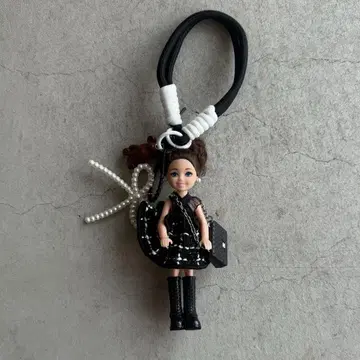 바비 인형 참 포함