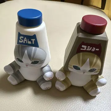 고양이 소금과 후추 용기 세트