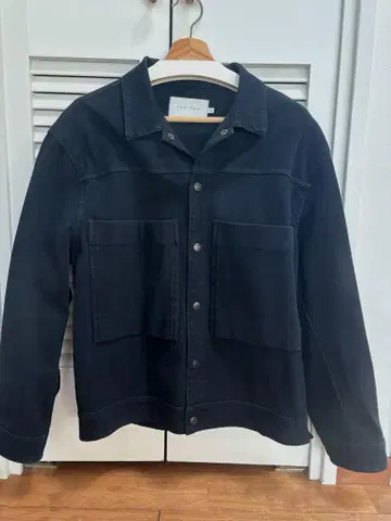 curly DENIM TRUCKER JACKET