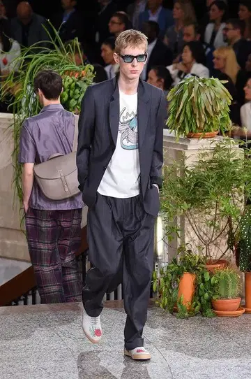 그레이 체크 무늬 캐주얼 수트