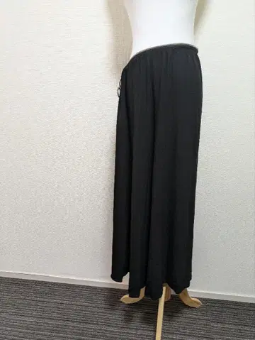 FERRE 블랙 플레어 스커트 지퍼 반지 장식