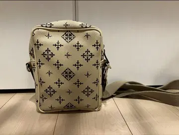 새상품급 russet 러셋 PVC 가죽 숄더백