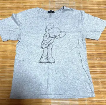 KAWS 오리지널 페이크 티셔츠 M
