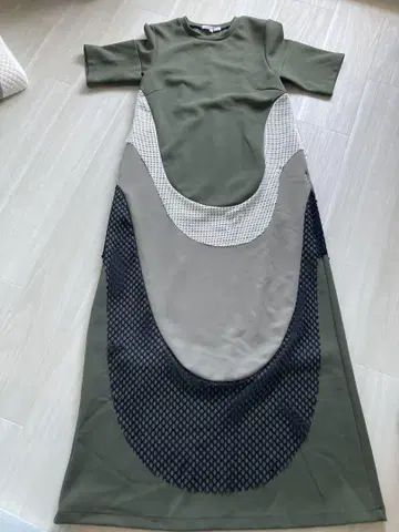 UN3D 올리브 그린 반팔 티셔츠 원피스 M