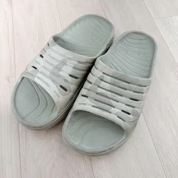 HOKA ONEONE 리커버리 샌들 M8