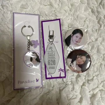 키링과 캔 배지 세트