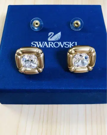 스와로브스키 Swarovski 귀걸이 Dulcis 스터드 귀걸이