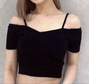 GYDA 하프 슬리브 카슈쿨 오프숄더 숏 상의