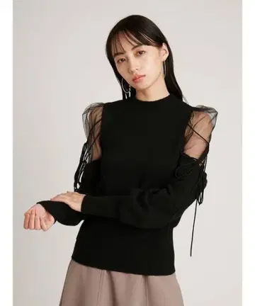 스나이델 snidel 시스루 숄더 니트 풀오버