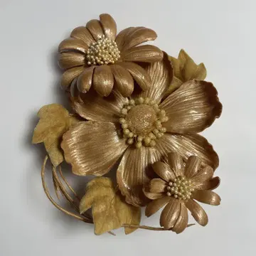 케이타 마루야마 KEITA MARUYAMA 코사지 베이지