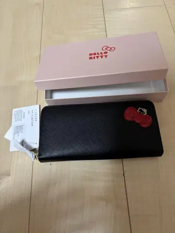 새상품 산리오 키티 가죽 장지갑