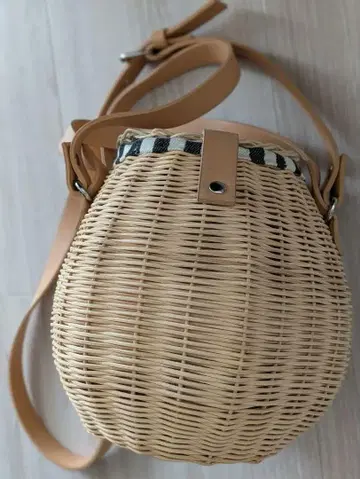 ZARA 원형 바스켓백