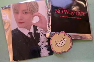 WayV NO Way OUT 랜덤 핀 배지 양양 구매 혜택 카드