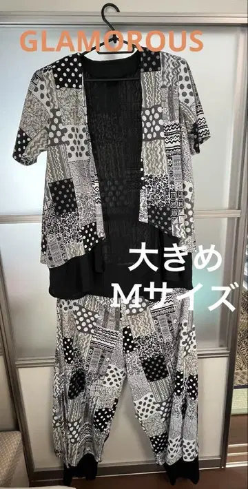 여성용 셋업 (도트, 꽃무늬 등)
