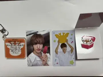 NEXZ POPUP LIVE GOODS 핀 배지 키링