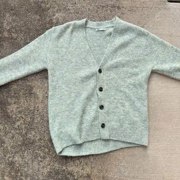 ZARA 라이트 그린 V넥 니트 가디건