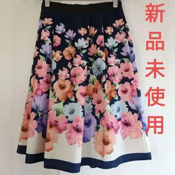 플라워 프린트 플레어 스커트 무릎 기장 네이비