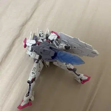 HG 1/144 건담 르브리스