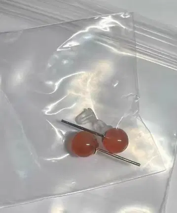 오렌지 스터드 귀걸이