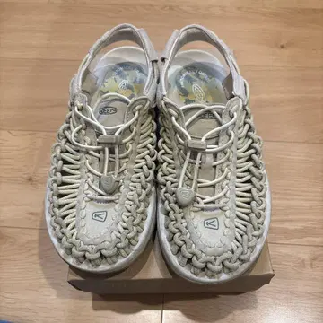킨 keen 유니크 미모사 23.5cm