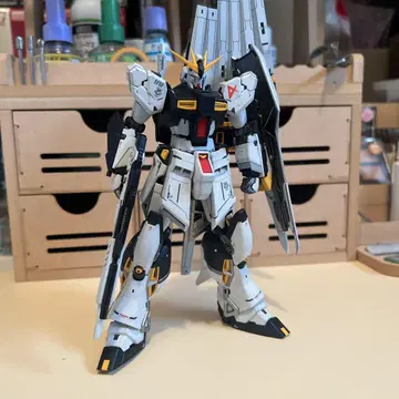 RG 하이 뉴 건담