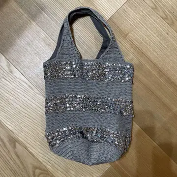 deux C 그레이 비즈 장식 백