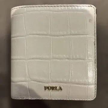 FURLA 이단 접이식 지갑