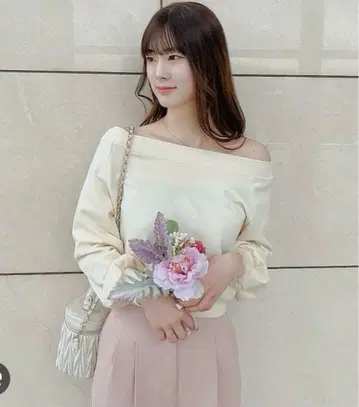 Noela 상의