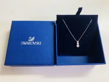 스와로브스키 Swarovski Stilla Attract 목걸이
