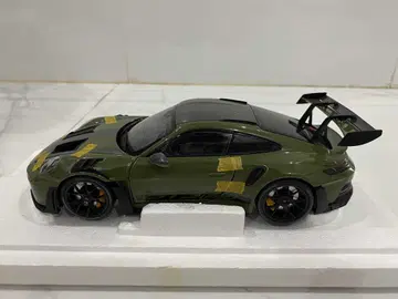 Porsche 911 GT3 RS 올리브 그린
