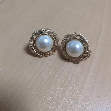 골드 펄 귀찌